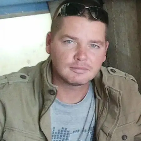Artur, 46חיפה