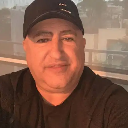 Avi, 52חיפה 