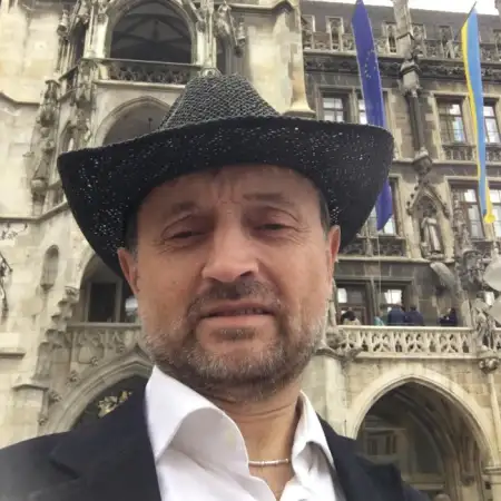 Leo, 61
