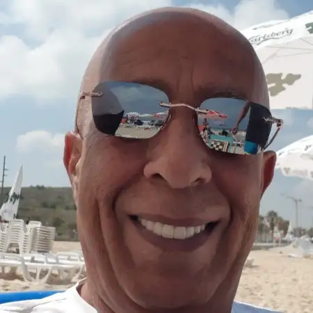 יורם, 70חולון