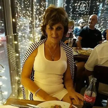 אירינה, 65בת ים