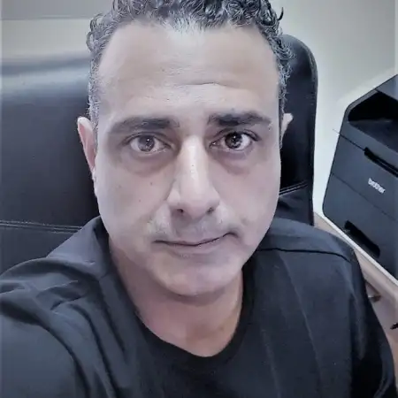 יוסי, 49 הוד השרון