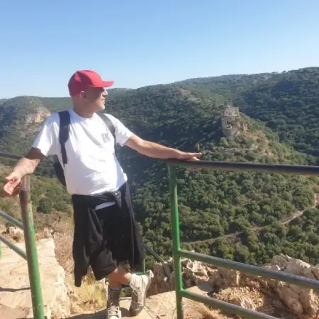Yaron, 52 רמת גן
