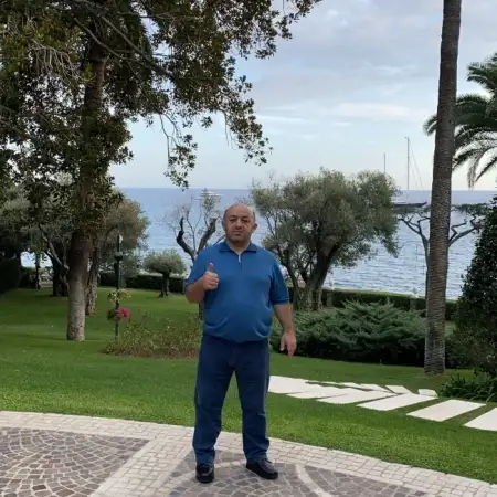 Moris, 52