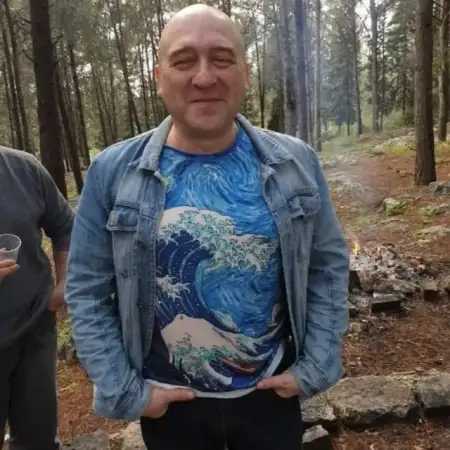 Mihail, 56 רחובות