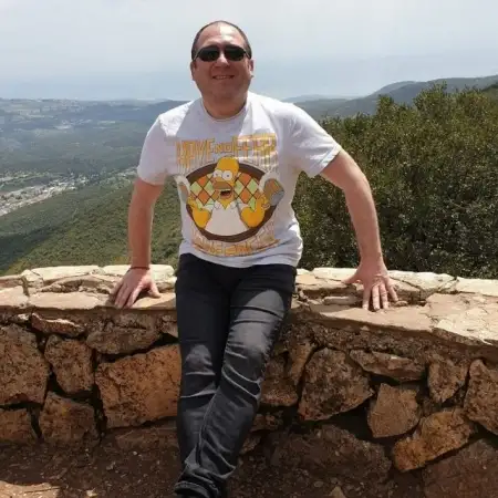 Mihail, 56 רחובות