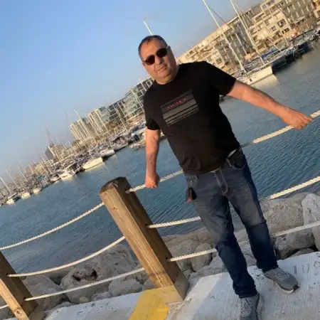 Kim, 61תל אביב