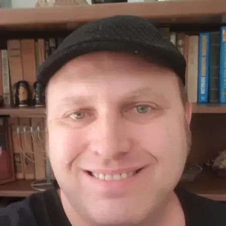 Daniel, 54בני ברק