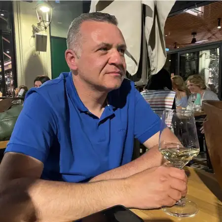 Vlad, 51