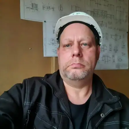 Lev, 58
