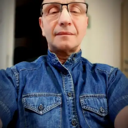 sergey, 51מעלה אדומים 