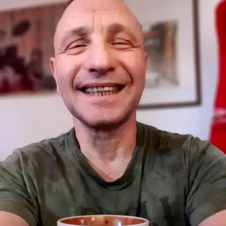 sergey, 51מעלה אדומים