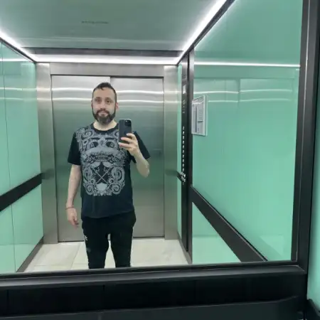 Mihail, 42
