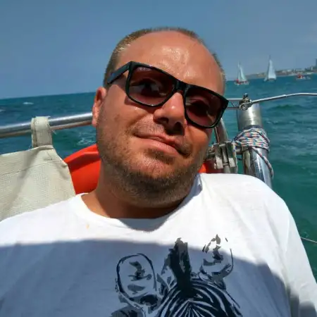 Denis, 48תל אביב 