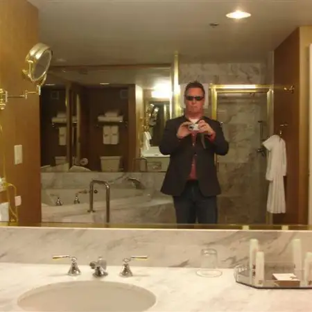 Leon, 59
