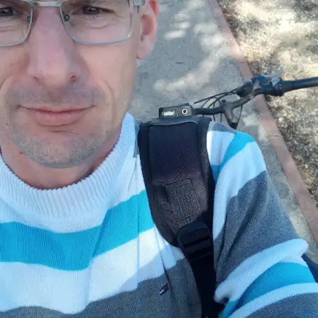 Aleksi, 43פתח תקווה