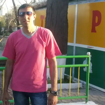 Ilya, 44