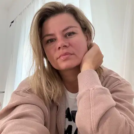 Ekaterina, 41בת ים