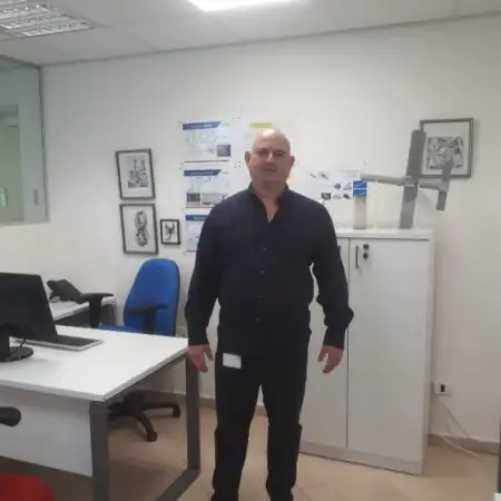 יוסי, 46תל אביב