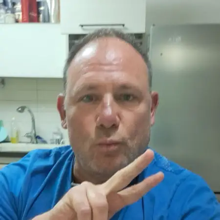 Gili, 60חיפה