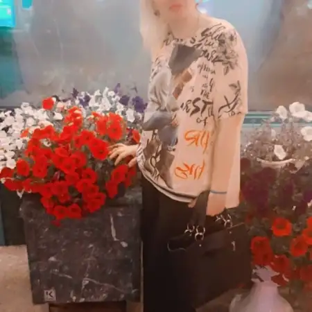 Tina, 49