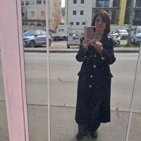Evelyne, 71ירושלים
