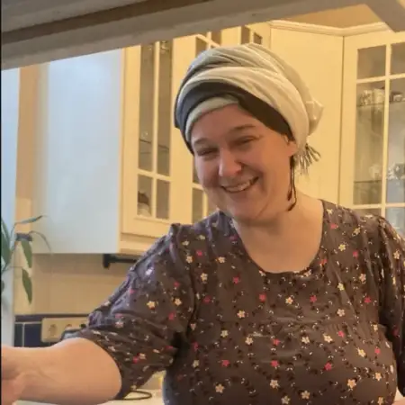 Vera, 41