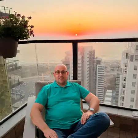 אריאל, 49תל אביב