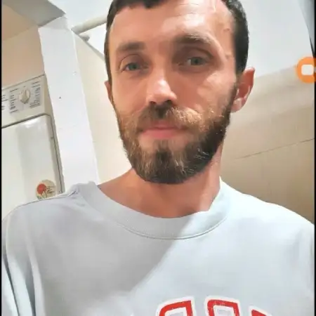 Alex, 31 פתח תקווה