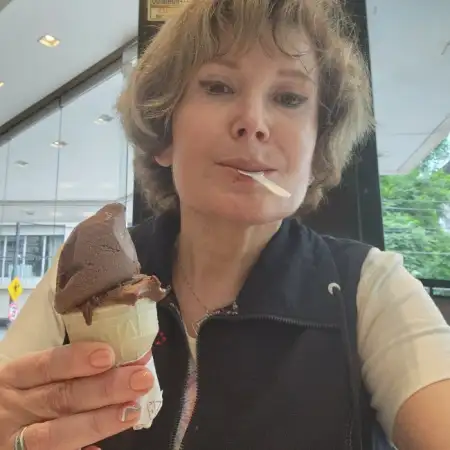 Sandra, 69חיפה