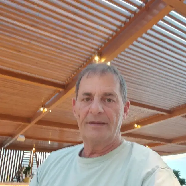 דוד, 66, קריית אונו - עלית דייט