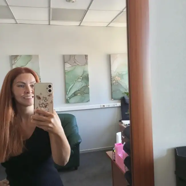 יוליה · 43 ·