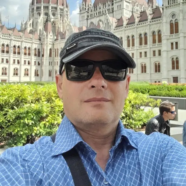 Vadim, 51