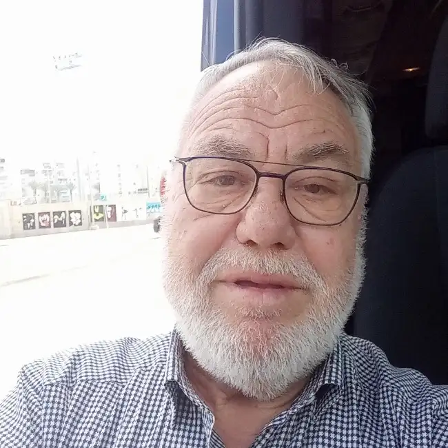 Xahkbmdjrwelaypuv, 63